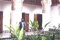 Dziedziniec w pałacu w Marakeszu